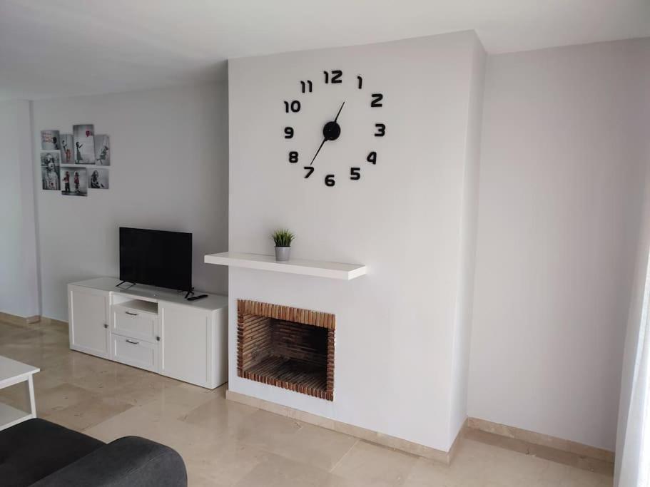 Sunny Guadalmina Apartment มาร์เบยา ภายนอก รูปภาพ